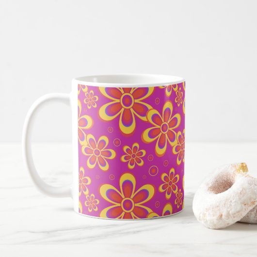 Magenta Purple Blumen Nahtloses Muster Kaffeetasse (Mit Donut)