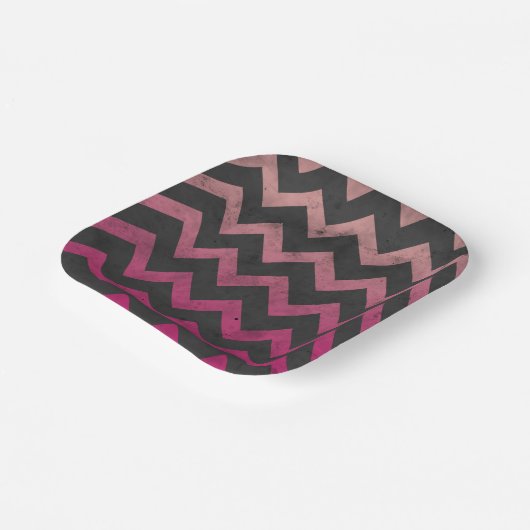 Magenta rosa Ober dunkelgrau Zickzack Muster Pappteller (Gewinkelt)