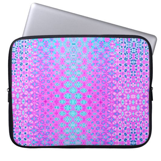 Magenta, Sky Blue und Navy Geometric Laptopschutzhülle (Vorderseite)