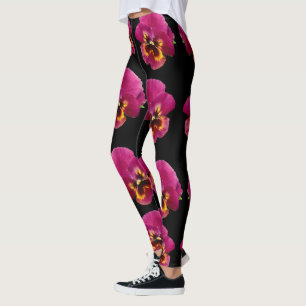 Magenta Stiefmütterchen auf Schwarz, Leggings