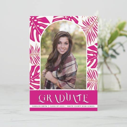 Magenta tropische Klasse 2023 Foto Abschluss Ankündigung (Stehend Vorderseite)