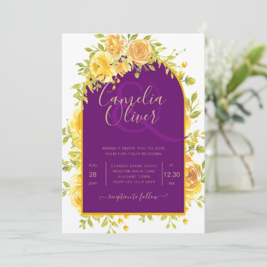 Magenta Yellow Roses Plum Lila Goldhochzeit Einladung (Stehend Vorderseite)