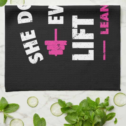 Magere Mädchen, die sie nicht einmal hier anhebt Geschirrtuch (Gefaltet)