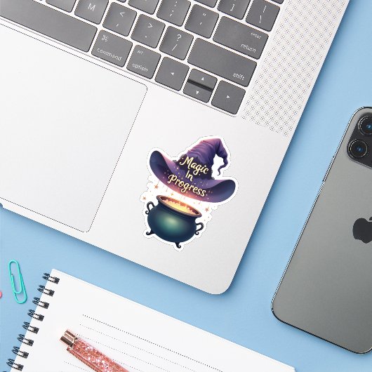 "Magic In Progress" Witch Hat Halloween Sticker (Laptop mit iPhone)