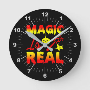 Magic Is Real Halloween Pumpkin Witch Spell Wand Runde Wanduhr