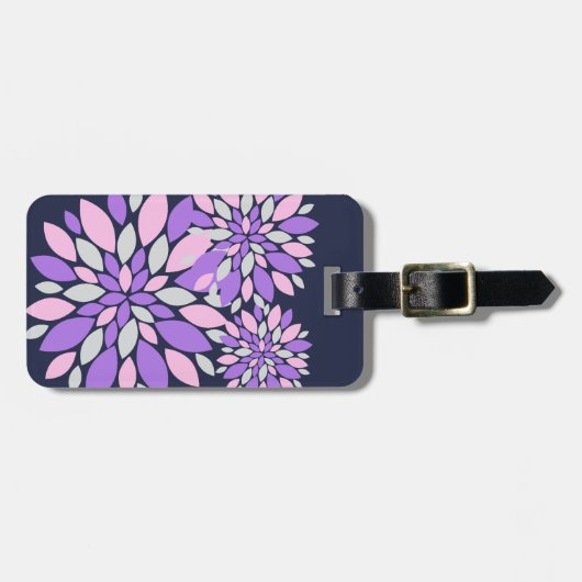 Magic Petals Purple Flowers Gepäckanhänger (Vorderseite horizontal)