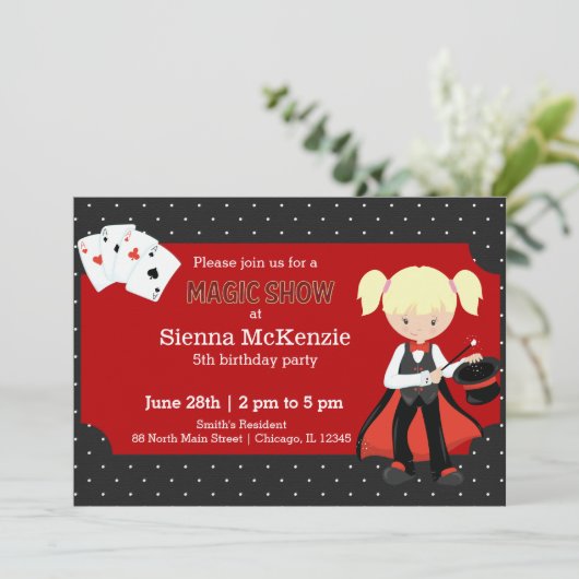 Magic Show Geburtstagsparty Einladung (Stehend Vorderseite)