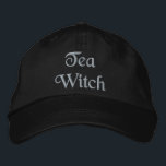 Magic Tee Hexe Zitat Peach Orange Black Bestickte Baseballkappe<br><div class="desc">Eine moderne TeeHexe,  bestickt mit orangefarbener,  schwarzer Baseballkappe. Diese magische Hexe kann einem Namen oder einem anderen Text personalisiert werden. Eine witzige Geschenkidee für Teeblatt lesen und Kräuterhexen.</div>