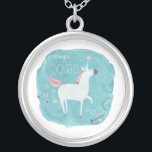 Magic Unicorn Squad Versilberte Kette<br><div class="desc">Magic Unicorn Squad III von Juni Erica Vess. Das Einhorn ist mit einem pastellfarbenen Aquarellboden versehen.</div>