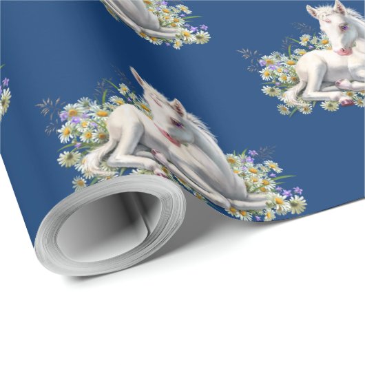 Magical Baby Unicorn Floral Geschenkpapier (Rolleneckpunkt)