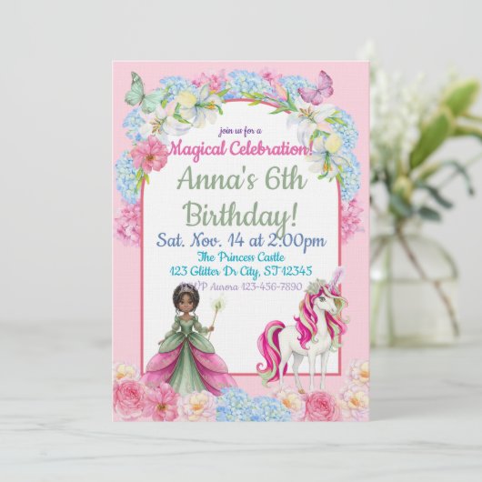 Magical Black Princess Unicorn Birthday Einladung (Stehend Vorderseite)