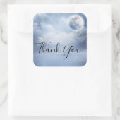 Magical Blue Sky mit Flying Swans Vielen Dank Quadratischer Aufkleber (Tasche)