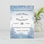 Magical Blue Winter Mountain Christmas Wedding Einladung (Stehend Vorderseite)