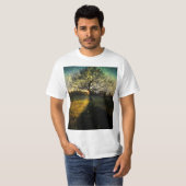 Magical fireflies dreamy landscape T-Shirt (Vorne ganz)