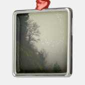 Magical Mist Forest Hill Silbernes Ornament (Links)