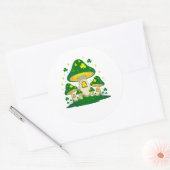 Magical Mushroom Village With Glowing Runder Aufkleber (Umschlag)