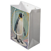 Magical Pastel Penguin Mittlere Geschenktüte (Vorderseite Schrägansicht)