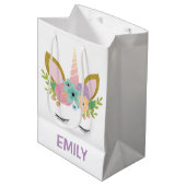 Magical Unicorn Personalisierter Name Glitzer mädc Mittlere Geschenktüte (Vorderseite Schrägansicht)