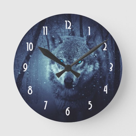 Magical Wild Wolf mit Phantastischen blauen Augen Runde Wanduhr (Vorderseite)