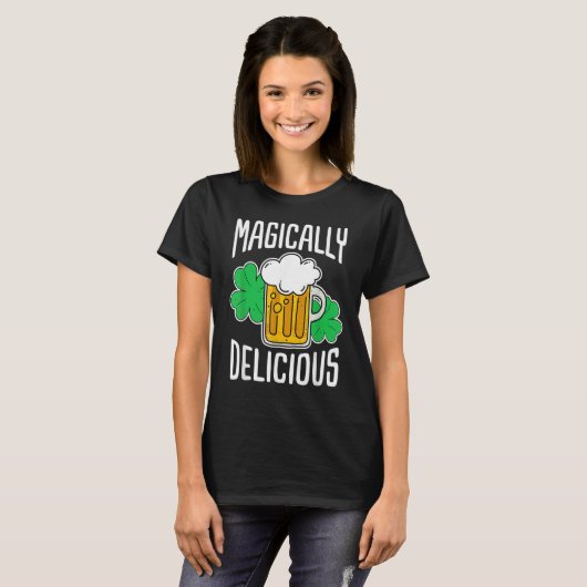 Magically Delicious St Patrick's Day T-Shirt (Vorne ganz)