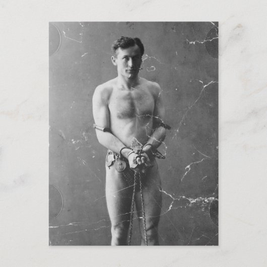 Magician Harry Houdini Stehend in Chains Postkarte (Vorderseite)