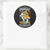 Magie in jedem Pilz! Runder Aufkleber (Tasche)