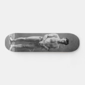 Magier Harry Houdini stehend in den Ketten Skateboard (Horizontal)