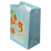 Magische California Orange Poppies Fields Mittlere Geschenktüte (Rückseite Schrägansicht)