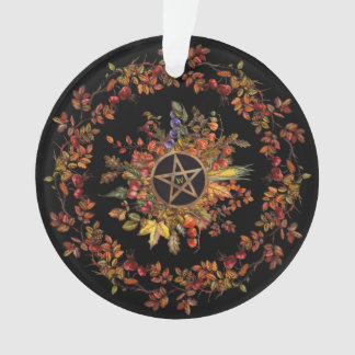Magische Ernte mit Pentagramm-Monogramm Ornament
