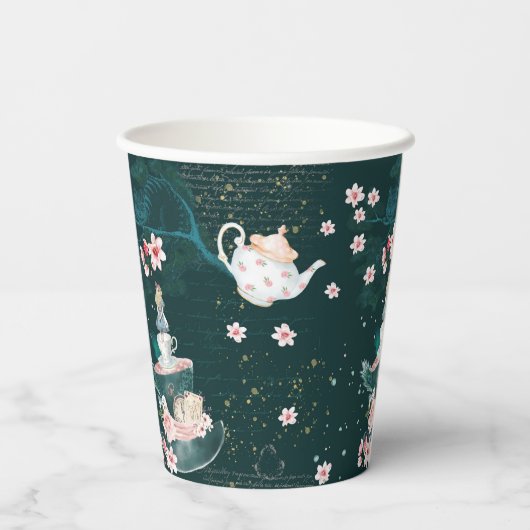 Magische Fantasy-Alice im Wunderland Collage Pappbecher (Rückseite)