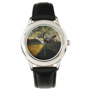 Magische Glühwürmchen, traumhafte Landschaft Armbanduhr