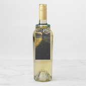 Magische Glühwürmchen, traumhafte Landschaft Flaschenanhänger (Auf Flasche)