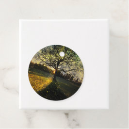 Magische Glühwürmchen, traumhafte Landschaft Geschenkanhänger