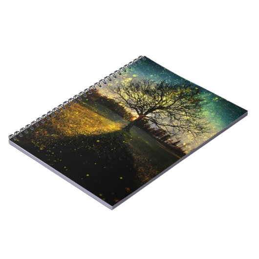 Magische Glühwürmchen, traumhafte Landschaft Notizblock (Linke Seite)