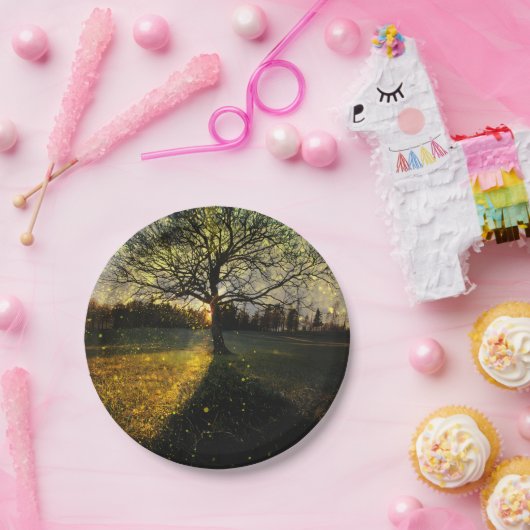 Magische Glühwürmchen, traumhafte Landschaft Pappteller (Party)