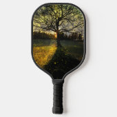 Magische Glühwürmchen, traumhafte Landschaft Pickleball Schläger (Rückseite)