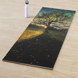 Magische Glühwürmchen, traumhafte Landschaft Yogamatte