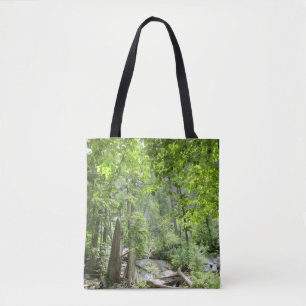 Magische grüne Waldszene. Tasche