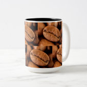 Magische Kaffeebohnen Zweifarbige Tasse (VorderseiteRechts)