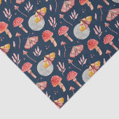 Magische Motte und Pilzmuster. Waldnacht Seidenpapier (Ausschnitt)