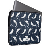 Magische Narwhals im Weltraum Laptopschutzhülle (Vorne Rechts)