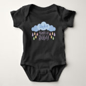 Magische Pastel Rain & Cloud Individuelle Name Baby Strampler (Vorderseite)