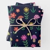 Magische Pilze mit Muster aus weißer Blume Geschenkpapier Set (Beispiel)