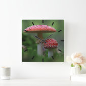 Magische Pilze Quadratische Wanduhr (Zuhause)