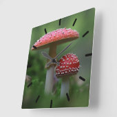 Magische Pilze Quadratische Wanduhr (Winkel)