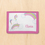 Magische Regenbogen Einhorn Personalisierte Girls Tri-fold Geldbeutel<br><div class="desc">Ein niedliches einhornes Portemonnaie mit Sternen und Regenbogen. Personalisieren Sie mit ihrem Namen,  um ein lustiges Geschenk für ein kleines Mädchen zu machen.</div>