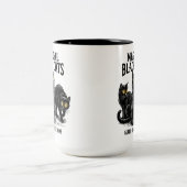Magische schwarze Katzen Zweifarbige Tasse (Mittel)