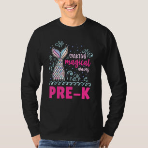 Magische Waagen vor dem K-Magazin machen T-Shirt