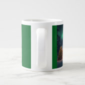 Magische Weihnachtshütte im Winter Jumbo-Tasse (Rückseite)