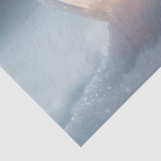 Magische Weihnachtsschneeglobe mit leuchtendem Bau Seidenpapier (Ausschnitt)